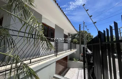 Casa com 3 quartos à venda na Rua Otávio Silvestre de Oliveira, 345, Nossa Senhora do Rosário, Santa Maria