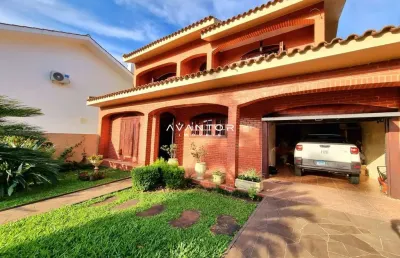 Excelente casa de 3 dormitórios localizada no bairro duque de caxias