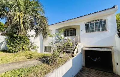 Casa, 4 dormitórios, 2 banheiros, 3 vagas, pátio, noal