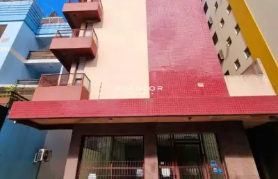 Apto de frente e central, com 3 dormitórios (1 suíte), garagem e elevador!