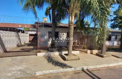 Ótima casa  com piscina à venda no bairro parque pinheiro machado