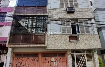 Apartamento amplo no centro de 3 dormitórios, sala ampla, 2 banheiros, cozinha,