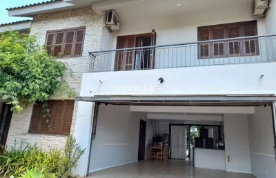 Casa de 4 dormitórios em camobi - ampla, aconchegante, bem equipada e segura
