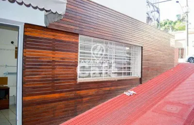 Ótima oportunidade! sala, central, com banheiro e área de serviço.