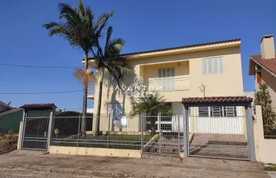 Ampla casa com 6 dormitórios, sendo 2 suítes, pátio e 2 garagens - camobi, santa