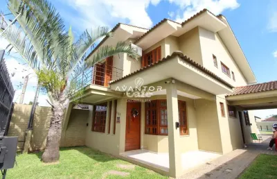 Sobrado diferenciado, santa maria/rs, 4 dormitórios, suíte, garagem e pátio com