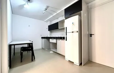 Apartamento, 1 dormitório, 1 banheiro, mobiliado, centro
