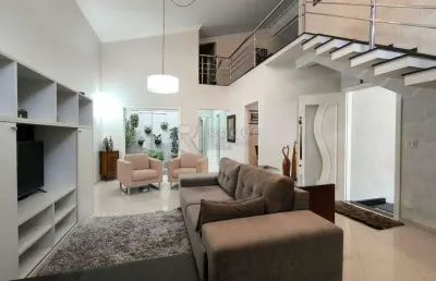 Casa em condomínio a 5 minutos do centro da cidade.