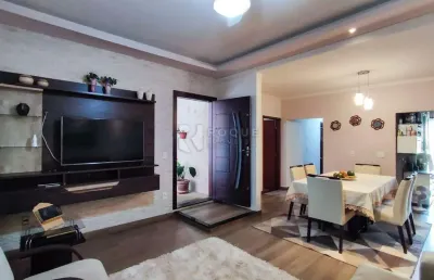 Casa com 3 quartos à venda na Vila Claudia, Limeira 
