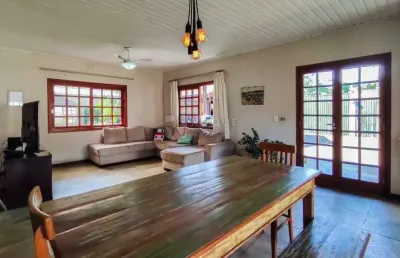 Casa em condomínio à venda no bairro jardim colonial