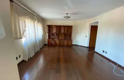 Amplo apartamento à venda com 4 dormitórios – 1 suíte | 2 vagas cobertas e excelente localização