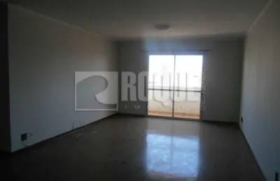 Apartamento à venda – 3 dormitórios com armários (1 suíte)