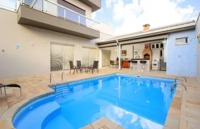 Casa em condomínio fechado – 2 suítes | piscina | churrasqueira | aceita financiamento
