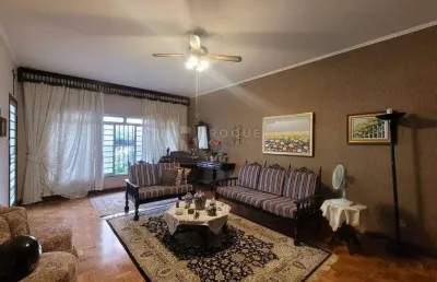Casa residencial com 3 dormitórios na região central