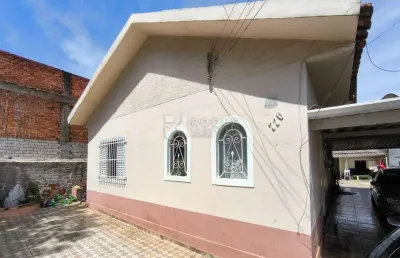 Ótima casa com 3 dormitórios, rancho e 2 edículas – terreno de 327m²