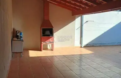 Casa à venda – 2 dormitórios + área de lazer completa