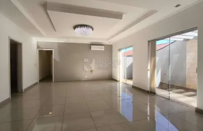 Casa em condomínio à venda | 3 suítes | espaço gourmet com spa | completa e funcional