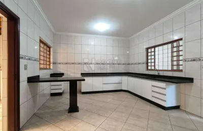 Excelente casa à venda – completa e pronta para financiar!