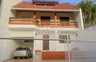 Casa com 3 quartos à venda na rua governador jorge lacerda, guabirotuba, curitiba, 222 m2 por r$ 890.000