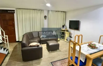 Excelente casa geminada em ótima localização no bairro itatiaia
