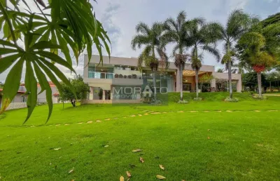 Casa com 5 quartos sendo 2 suítes e 8 vagas na região da pampulha .