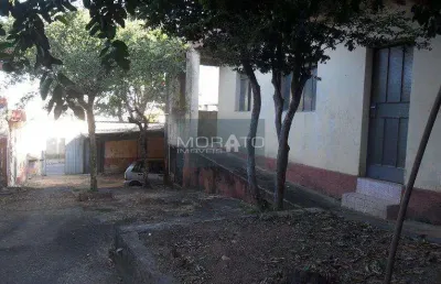 Casa com 3 quartos sendo 1 suíte com 7 vagas de garagem no bairro joão pinheiro.