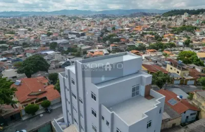 Cobertura com 4 quartos sendo 1 suíte, 3 vagas, prédio com elevador