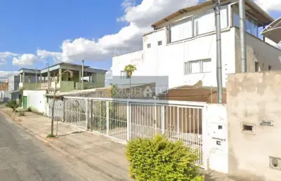 Casa de 02 quartos com suíte e entrada individual no bairro xangri-lá