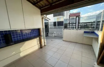 Cobertura 02 quartos, 2 banheiros e 1 vaga de garagem coberta no bairro castelo
