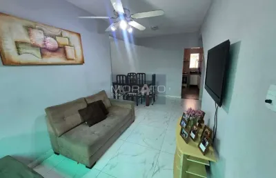 Oportunidade em prédio pequeno estilo villa inglesa