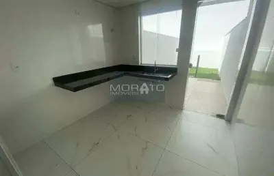 Casa geminada entrada individual 2 quartos 2 suítes e 2 vagas no bairro santa branca.