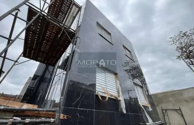 Área privativa 3 quartos um suíte e 2 vagas com elevaddor no bairro santa amélia.