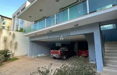 Casa 4 quartos, suíte máster, 8 vagas de garagem no bairro paquetá