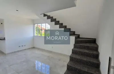 Cobertura de 2 quartos suíte 2 vagas de garagem e um espaço externo muito amplo