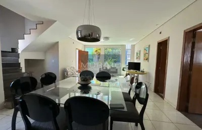 Casa com piscina aquecida 4 quartos 1 suíte 3 vagas no bairro camargos.