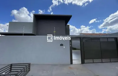 Casa de 03 quartos sendo 01 suíte - jardim novos estados