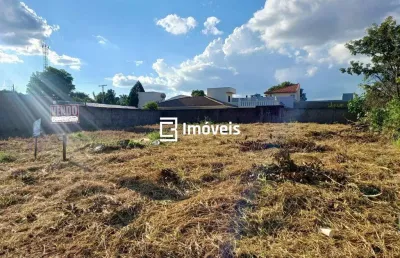 Terreno meio de quadra para construtores/investidores