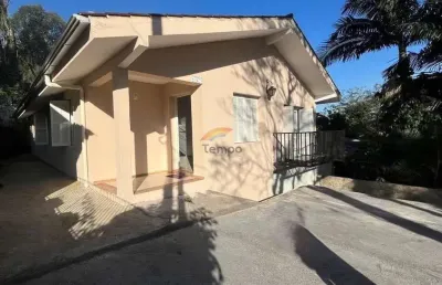 Belo sobrado com 187m² em ótima localização no bairro vila nova!