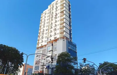 Apartamento 2 dormitorio no centro com elevador e sacada