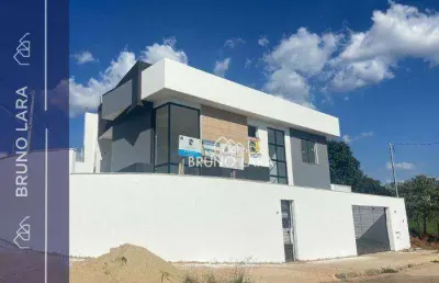 Casa com 3 quartos à venda na Rua Emaús, 958, Jardim Central, Betim