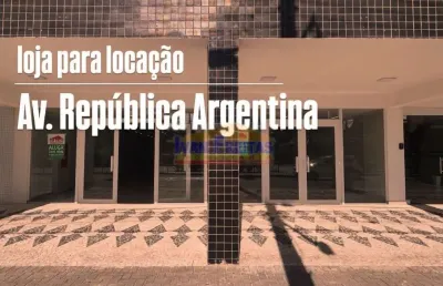 Loja em localização estratégica no portão/água verde