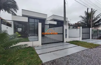 Casa á venda com piscina 180 metros do mar pontal do paraná