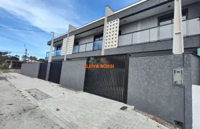Sobrado à venda  conforto e localização estratégica matinhos