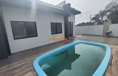 Casa nova à venda com piscina a 640m do mar matinhos