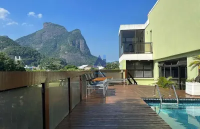 Cobertura duplex com vista 360° deslumbrante da pedra da gávea