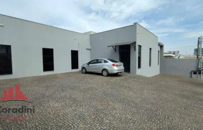 Casa comercial com 12 salas para alugar na Rua Achiles Zanaga, Vila Medon, Americana