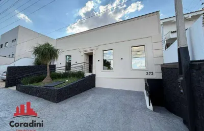 Casa comercial com 7 salas para alugar na Rua Uruguai, Jardim Girassol, Americana