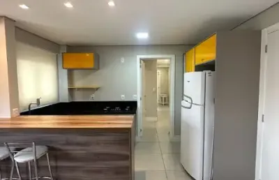 Lindo apto 2 quartos mobiliado e decorado, de frente, dois banheiros, splits