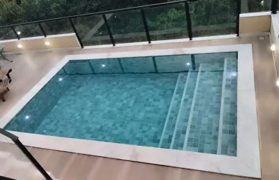 Casa em condomínio para locação em camaçari, alphaville (abrantes), 4 dormitórios, 4 suítes, 5 banheiros, 4 vagas