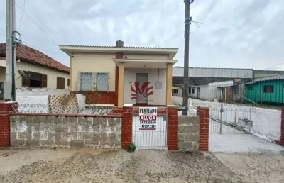 Casa com 2 quartos para alugar na prolongamento da antônio ficagna, 141, fátima, canoas por r$ 1.800